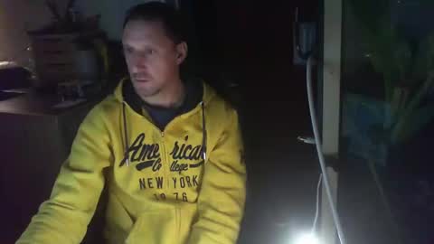 Snapshot of jef74700 chatting on 12/16/24, 05:17 Jrme online show from 12/16/24, 05:17