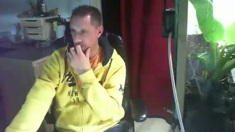 Snapshot of jef74700 chatting on 12/22/24, 07:00 Jrme online show from 12/22/24, 07:00