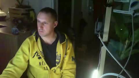 Snapshot of jef74700 chatting on 01/22/25, 04:34 Jrme online show from 01/22/25, 04:34