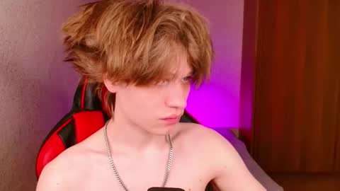 Snapshot of jeffreyue chatting on 10/29/25, 04:53 Jeffrey online show from 10/29/25, 04:53