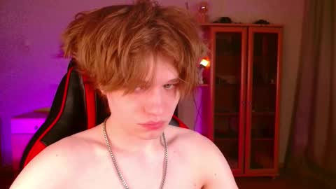 Snapshot of jeffreyue chatting on 11/09/25, 03:10 Jeffrey online show from 11/09/25, 03:10