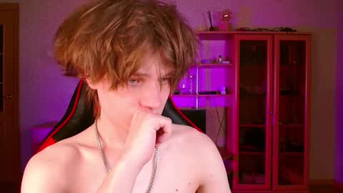 Snapshot of jeffreyue chatting on 11/13/25, 03:33 Jeffrey online show from 11/13/25, 03:33