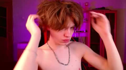 Snapshot of jeffreyue chatting on 11/19/25, 09:20 Jeffrey online show from 11/19/25, 09:20