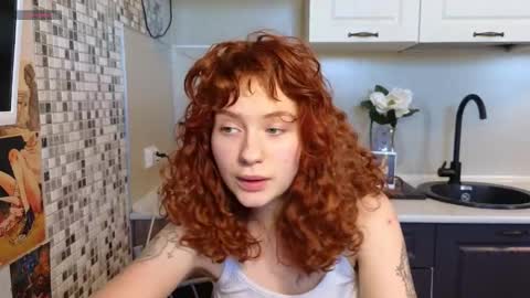 Snapshot of jelly_cherry chatting on 02/05/25, 08:11 Emily online show from 02/05/25, 08:11