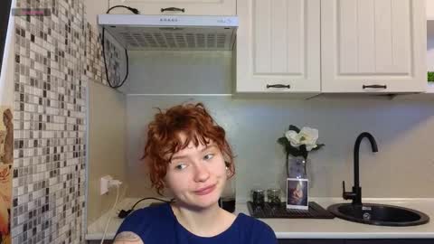 Snapshot of jelly_cherry chatting on 02/06/25, 06:40 Emily online show from 02/06/25, 06:40