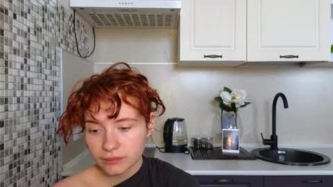 Snapshot of jelly_cherry chatting on 02/26/25, 12:03 Emily online show from 02/26/25, 12:03