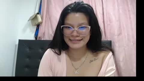 Snapshot of jem_sweet chatting on 10/19/25, 04:57 Soy Jem online show from 10/19/25, 04:57