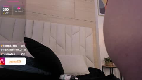 Snapshot of jenaa_ chatting on 01/08/25, 05:59 JEENA online show from 01/08/25, 05:59