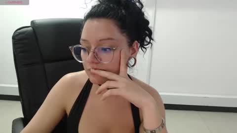 jenn online show from 10/15/25, 05:57