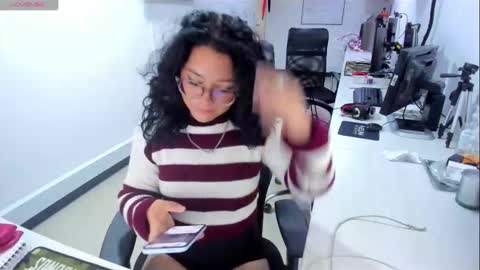 jenn online show from 11/03/25, 07:37