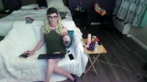 Jenna Cross online show from 11/08/25, 02:34