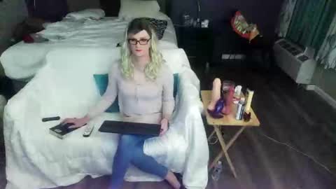 Jenna Cross online show from 11/16/25, 10:59