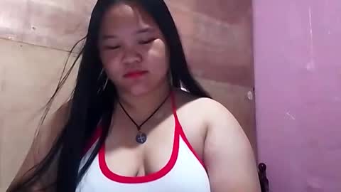 Snapshot of jennalyn_19 chatting on 11/02/25, 12:51 jennalyn_19 online show from 11/02/25, 12:51