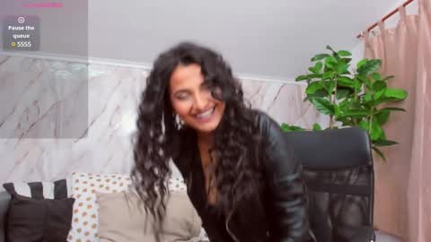 Snapshot of jennaprice chatting on 12/14/24, 02:31 JennaPrice online show from 12/14/24, 02:31
