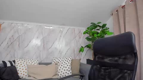 Snapshot of jennaprice chatting on 03/06/25, 06:16 JennaPrice online show from 03/06/25, 06:16