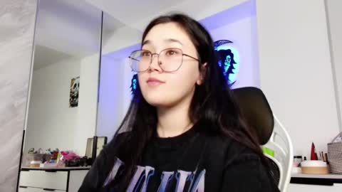 Snapshot of jennatyan chatting on 12/02/24, 01:24 JENNA online show from 12/02/24, 01:24