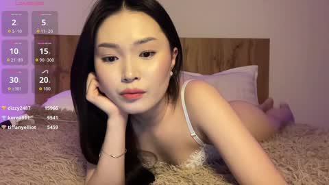 Snapshot of jennie_yung chatting on 01/28/25, 10:23 jennie_yung online show from 01/28/25, 10:23