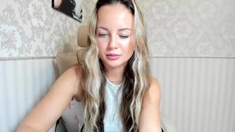 Jennifer online show from 10/31/25, 06:20