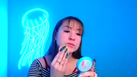 Jennifer online show from 12/22/24, 06:28