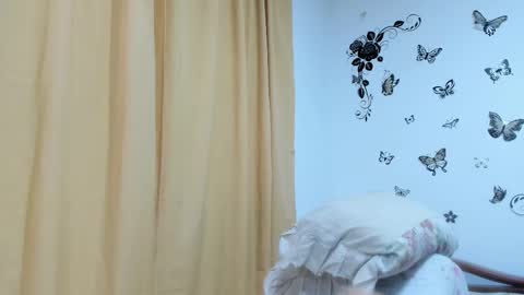 Snapshot of jenniferloveyou chatting on 10/10/25, 04:50 jenniferloveyou online show from 10/10/25, 04:50