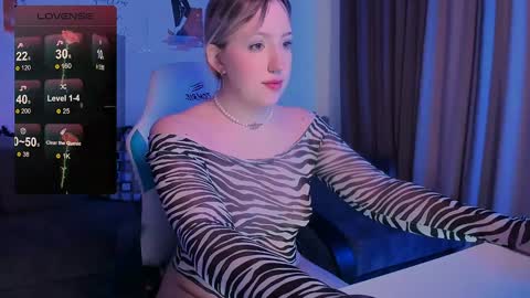 Snapshot of jenny__luv chatting on 12/28/24, 10:58 Jenny online show from 12/28/24, 10:58