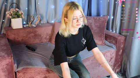 Snapshot of jenny_bunny_ chatting on 02/07/25, 01:25 jenny_bunny_ online show from 02/07/25, 01:25
