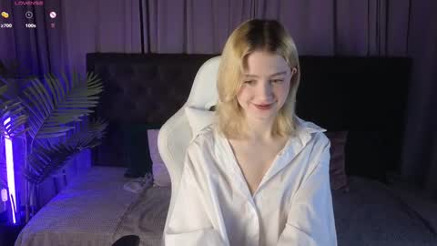 Snapshot of jenny_bunny_ chatting on 03/06/25, 01:37 jenny_bunny_ online show from 03/06/25, 01:37