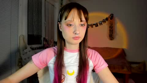 Jennifer Jenny Darling   online show from 12/05/24, 06:33