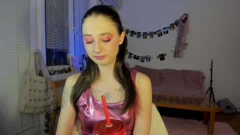 Jennifer Jenny Darling   online show from 01/14/25, 07:11