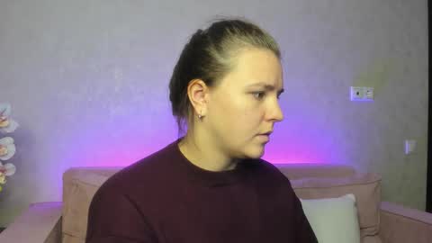 Snapshot of jenny_jimmy chatting on 10/03/25, 12:40 Jenny online show from 10/03/25, 12:40