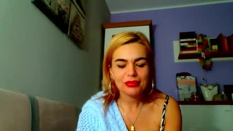 Snapshot of jenny_play1 chatting on 12/08/24, 11:35 Jenny online show from 12/08/24, 11:35