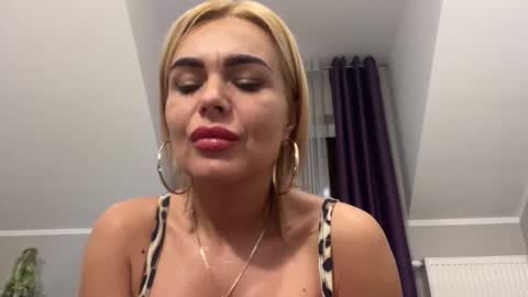 Snapshot of jenny_play1 chatting on 01/08/25, 11:54 Jenny online show from 01/08/25, 11:54