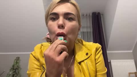 Snapshot of jenny_play1 chatting on 01/24/25, 11:48 Jenny online show from 01/24/25, 11:48