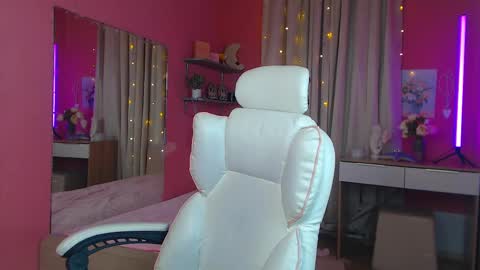 jenny_smitx online show from 02/19/25, 12:11