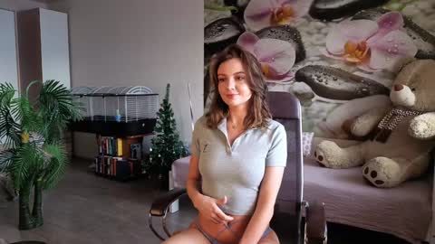 Snapshot of jennycutey chatting on 01/18/25, 04:04 jennycutey online show from 01/18/25, 04:04