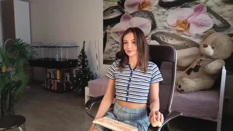 Snapshot of jennycutey chatting on 01/19/25, 04:33 jennycutey online show from 01/19/25, 04:33