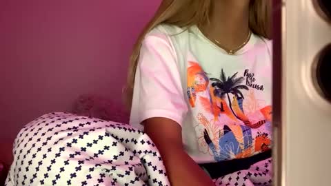 Snapshot of jennymylove69 chatting on 09/24/25, 02:20 My LOLITA online show from 09/24/25, 02:20
