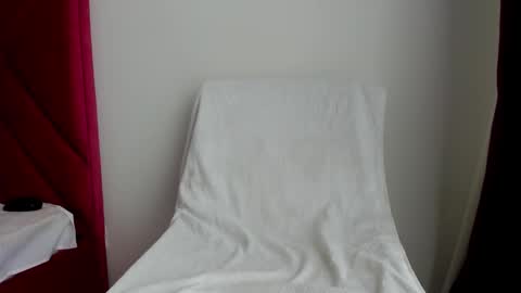 Snapshot of jenyff chatting on 03/02/25, 12:01 jenyff online show from 03/02/25, 12:01