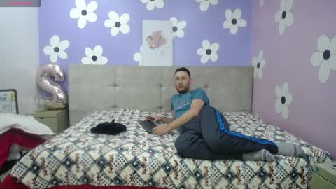 Snapshot of jeremmyandstacy chatting on 02/05/25, 12:38 Jeremmyandstacy online show from 02/05/25, 12:38