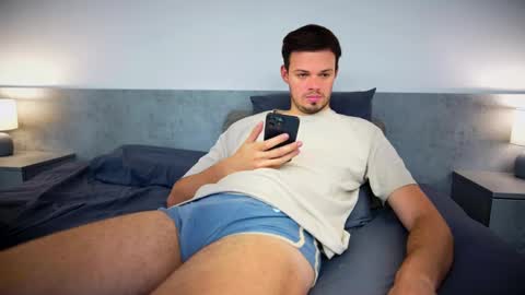 Snapshot of jerked_letto chatting on 10/28/25, 10:52 jerked_letto online show from 10/28/25, 10:52