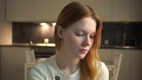 Snapshot of jerrybenear chatting on 10/07/25, 03:42 Molly online show from 10/07/25, 03:42