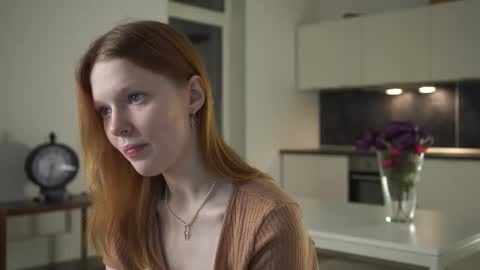 Snapshot of jerrybenear chatting on 10/08/25, 03:31 Molly online show from 10/08/25, 03:31