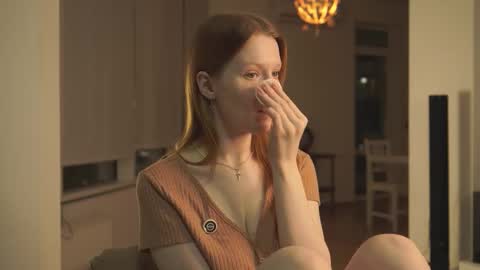 Snapshot of jerrybenear chatting on 10/13/25, 03:34 Molly online show from 10/13/25, 03:34