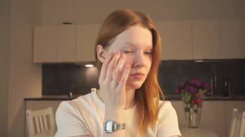 Snapshot of jerrybenear chatting on 10/19/25, 03:12 Molly online show from 10/19/25, 03:12