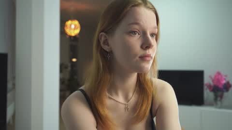 Snapshot of jerrybenear chatting on 11/07/25, 03:12 Molly online show from 11/07/25, 03:12