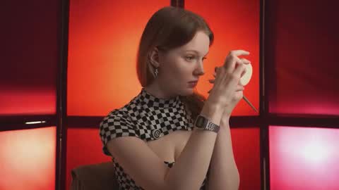 Snapshot of jerrybenear chatting on 11/08/25, 04:18 Molly online show from 11/08/25, 04:18