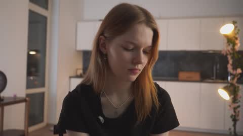 Snapshot of jerrybenear chatting on 11/14/25, 03:11 Molly online show from 11/14/25, 03:11