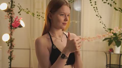 Snapshot of jerrybenear chatting on 11/17/25, 03:29 Molly online show from 11/17/25, 03:29