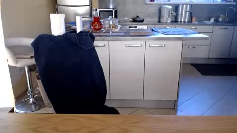 Snapshot of jerwing030 chatting on 11/22/25, 10:36 Naya Jhonny online show from 11/22/25, 10:36