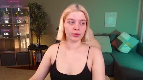 Snapshot of jess_marais chatting on 09/23/25, 07:44 Jess online show from 09/23/25, 07:44